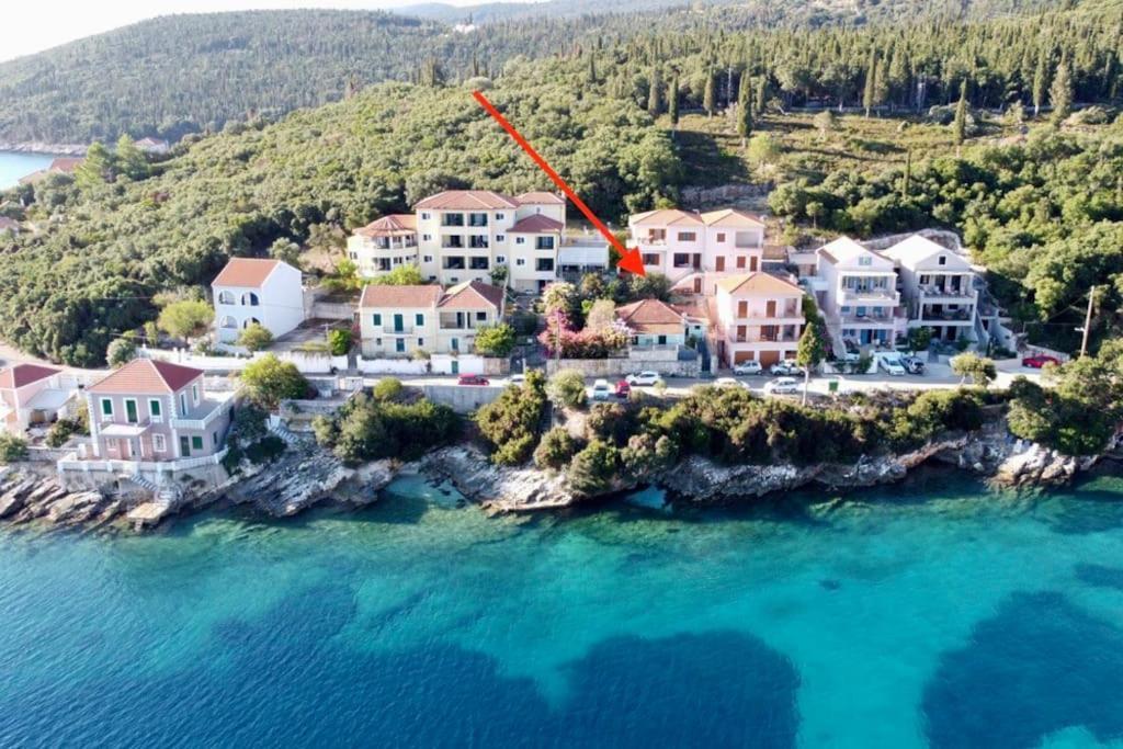 Tassos Cottage Fiskardo Bagian luar foto