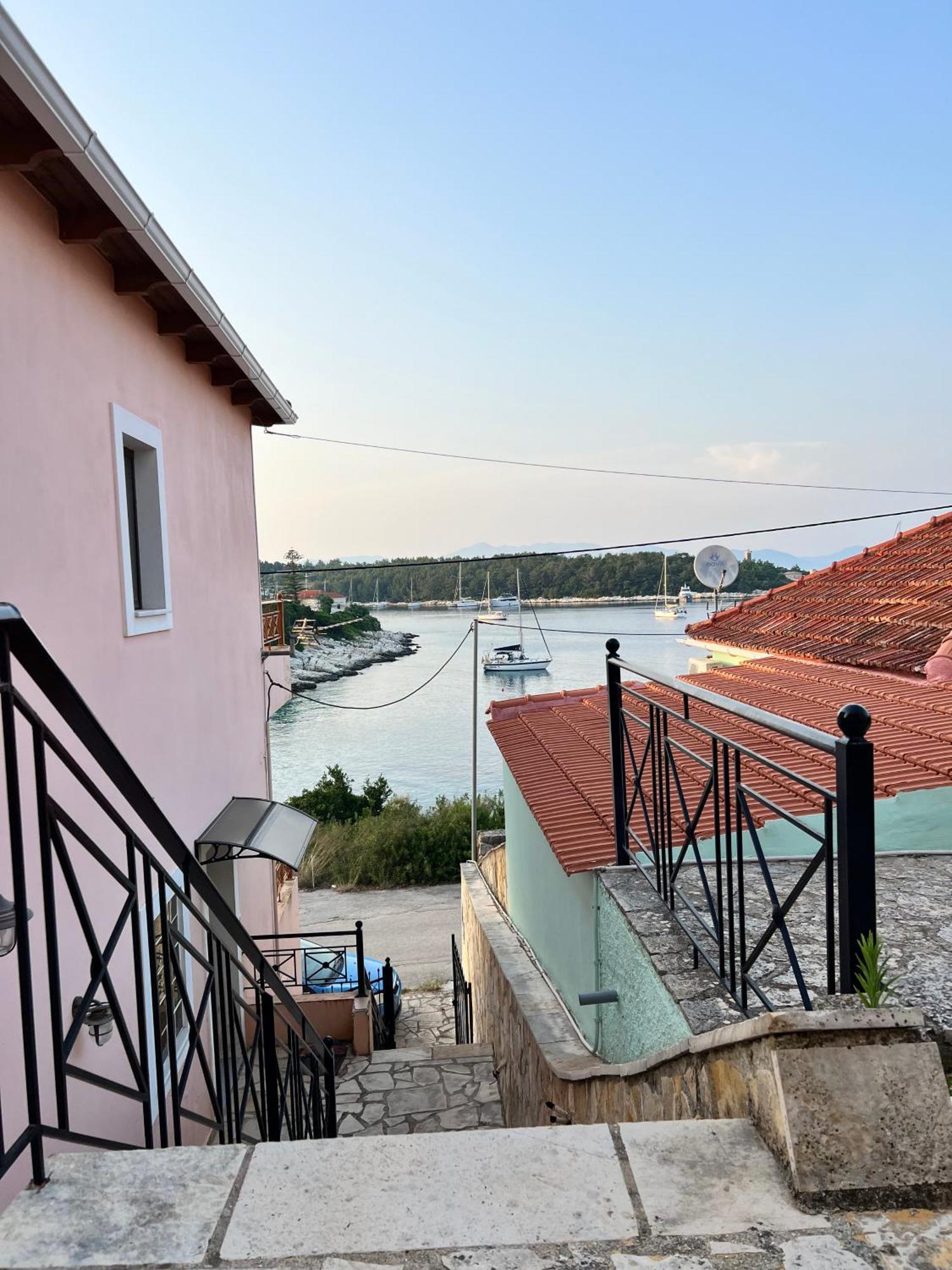 Tassos Cottage Fiskardo Bagian luar foto